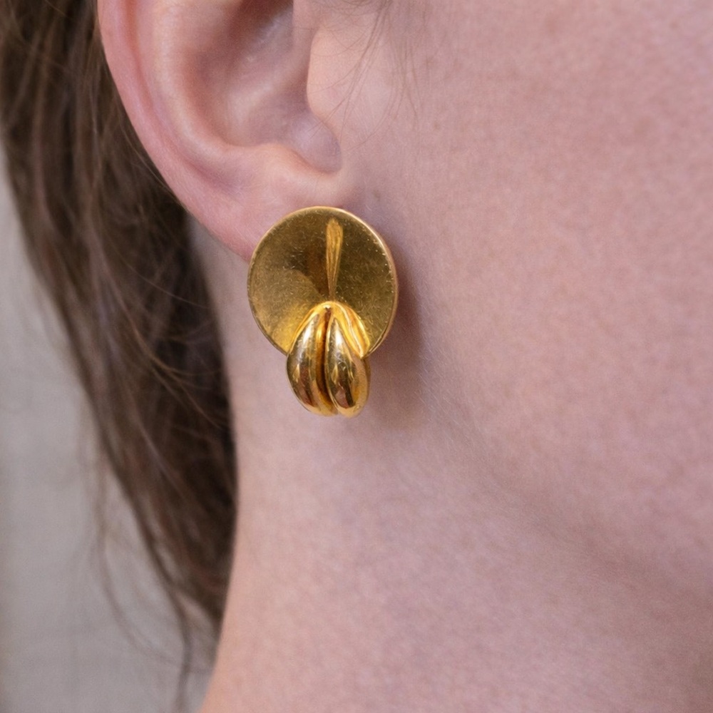 Vintage screw back earrings